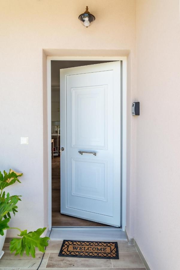 Sophia'S Comfortable Home With A Private Backyard Gazi Esterno foto